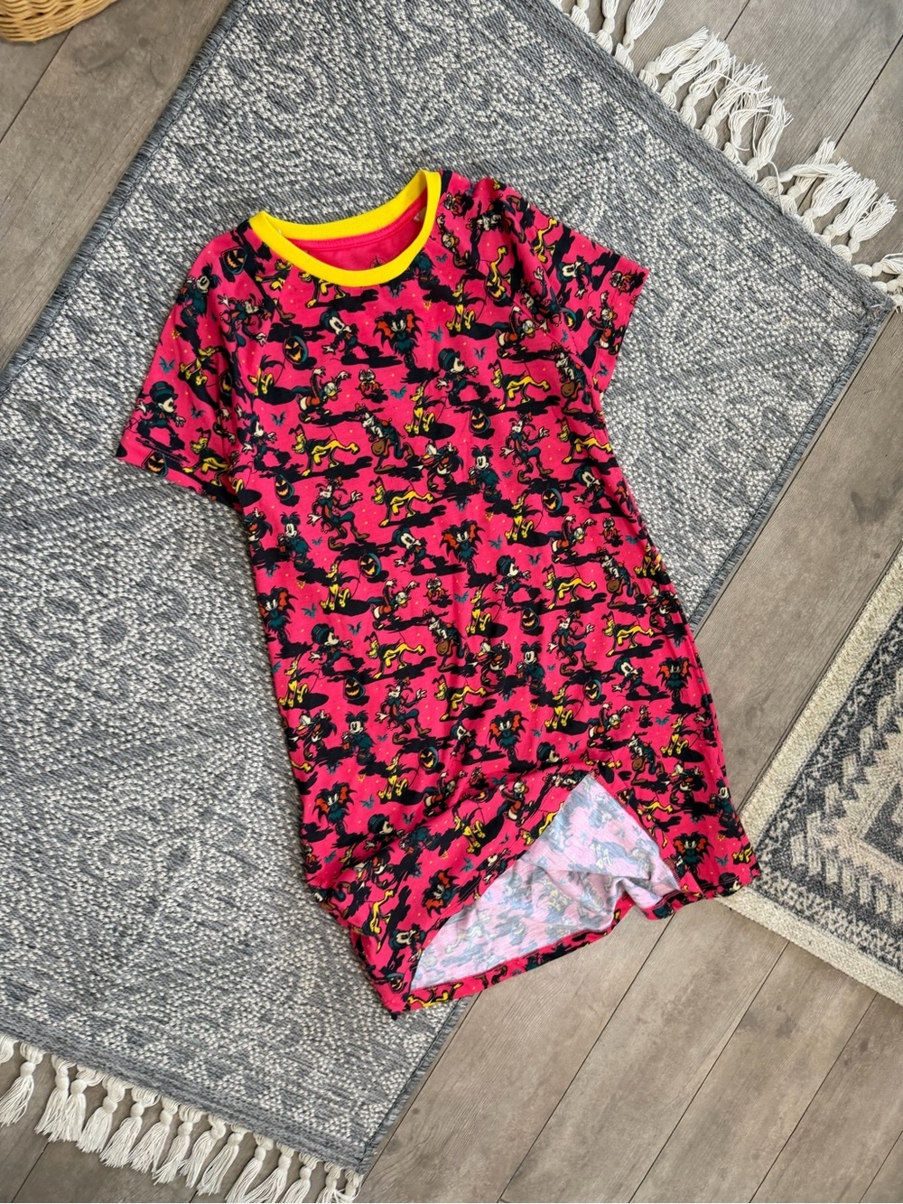 New Disney Girls' Mickey & Friends Halloween Neon Short-Sleeve Nightgown 11/12 - Picture 2 of 16
